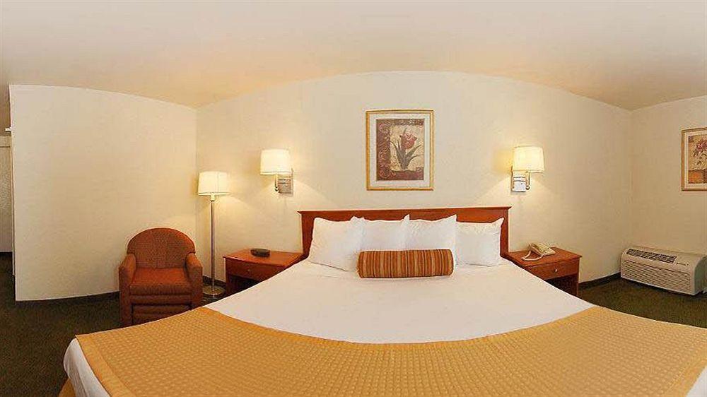 Surestay Hotel By Best Western Іст-Брансвік Екстер'єр фото